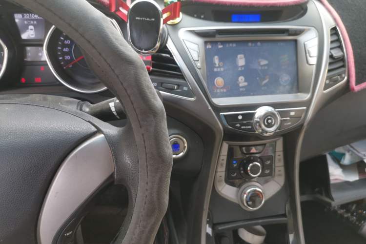 Used Hyundai Elantra (5th Generation / Langdong) 2012 1.6L Manual Leading Model Audio And AC Panel