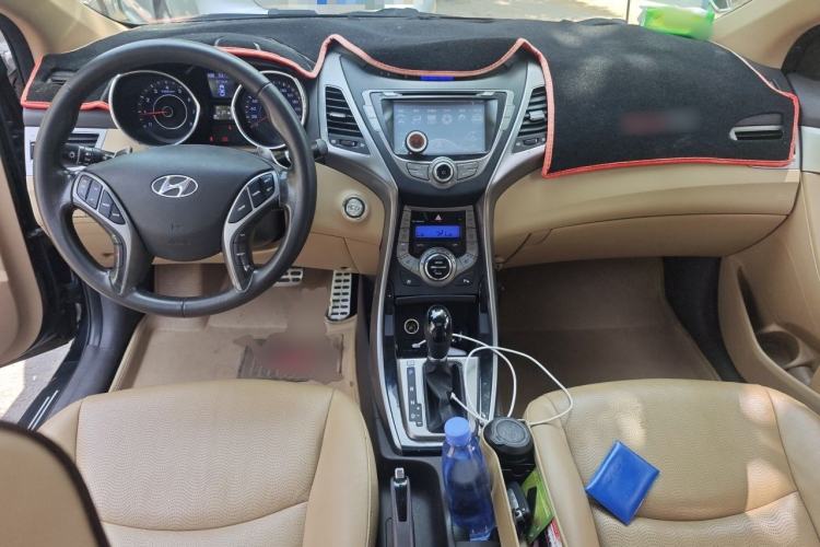 Used Hyundai Elantra (5th Generation / Langdong) 2012 1.8L Automatic Prestige Model Center Console