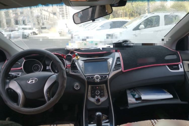 Used Hyundai Elantra (5th Generation / Langdong) 2012 1.6L Manual Leading Model Center Console