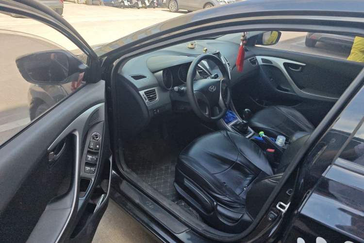 Used Hyundai Elantra (5th Generation / Langdong) 2012 1.6L Automatic Fashion Edition Driver Seat