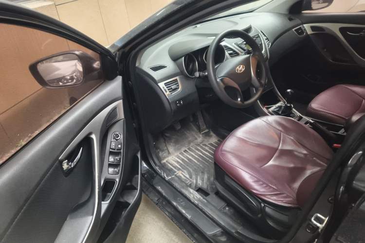 Used Hyundai Elantra (5th Generation / Langdong) 2012 1.6L Manual Leading Model Driver Seat
