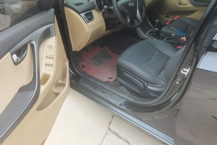 Used Hyundai Elantra (5th Generation / Langdong) 2012 1.6L Manual Leading Model Driver Seat