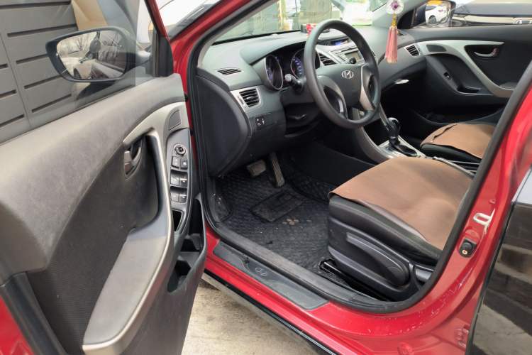 Used Hyundai Elantra (5th Generation / Langdong) 2012 1.6L Automatic Fashion Edition Driver Seat