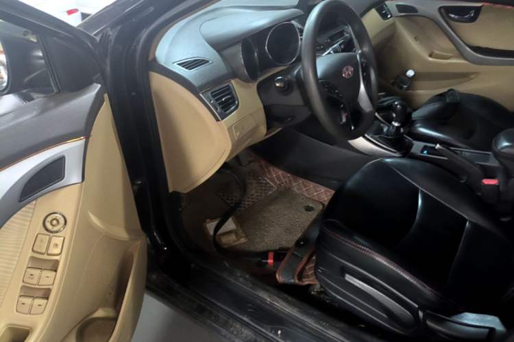 Used Hyundai Elantra (5th Generation / Langdong) 2012 1.6L Manual Leading Model Driver Seat