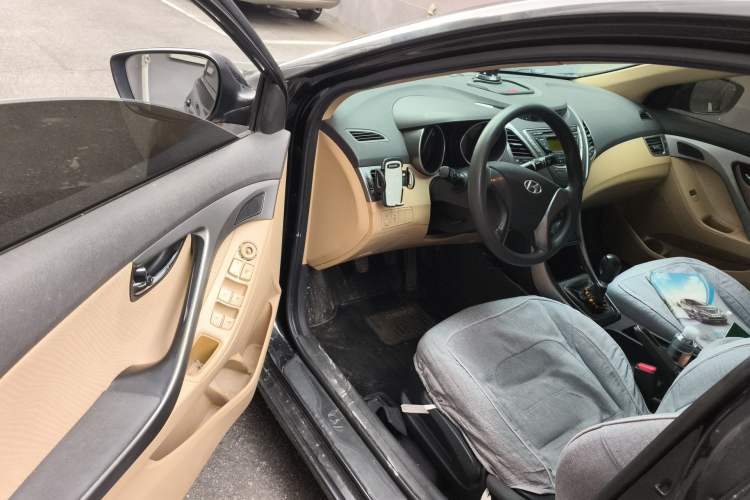 Used Hyundai Elantra (5th Generation / Langdong) 2012 1.6L Manual Leading Model Driver Seat