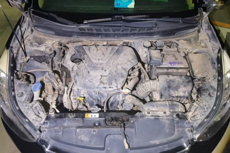 Used Hyundai Elantra (5th Generation / Langdong) 2012 1.6L Manual Leading Model Engine Bay
