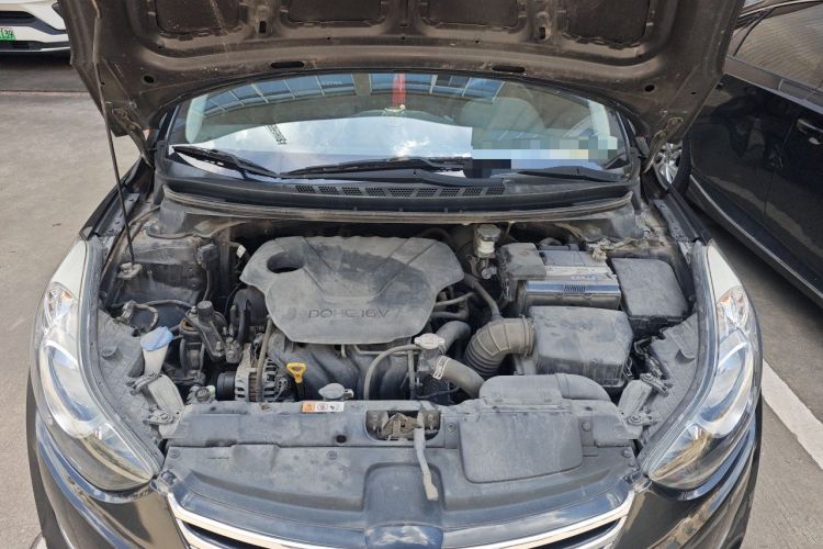 Used Hyundai Elantra (5th Generation / Langdong) 2012 1.6L Automatic Fashion Edition Engine Bay