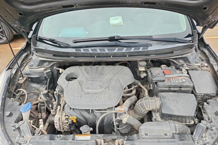 Used Hyundai Elantra (5th Generation / Langdong) 2012 1.6L Manual Fashion Edition Engine Bay