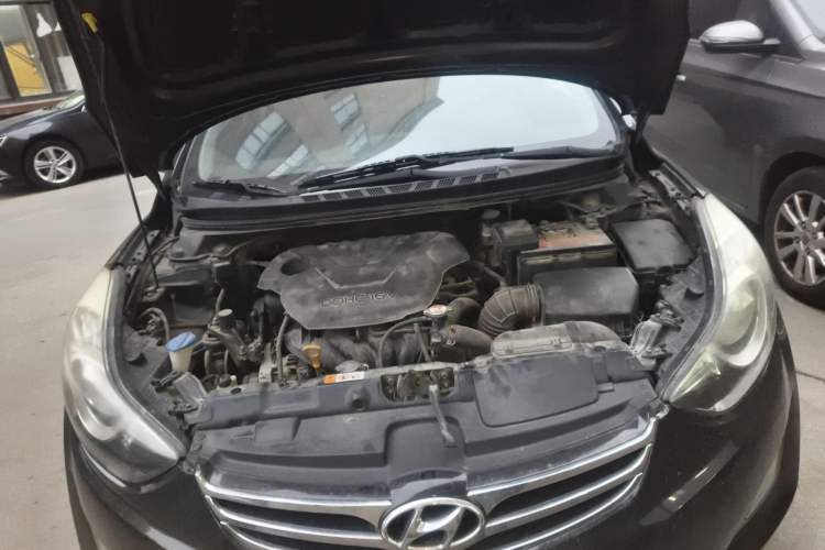 Used Hyundai Elantra (5th Generation / Langdong) 2012 1.6L Manual Leading Model Engine Bay