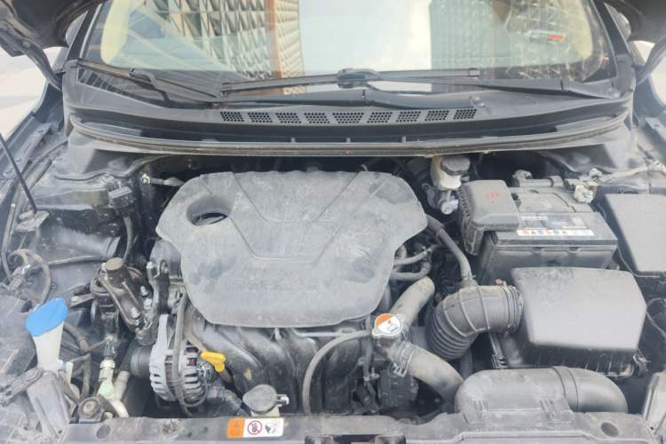 Used Hyundai Elantra (5th Generation / Langdong) 2012 1.6L Automatic Fashion Edition Engine Bay
