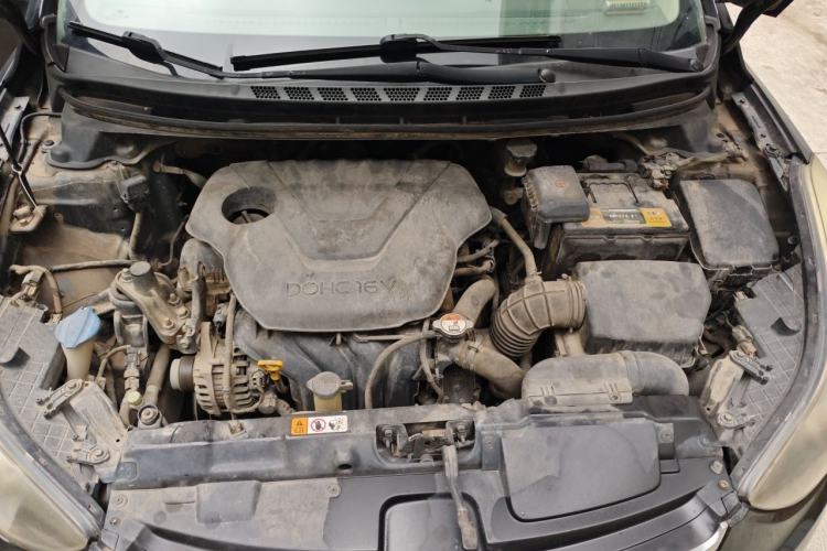 Used Hyundai Elantra (5th Generation / Langdong) 2012 1.6L Automatic Leading Model Engine Bay