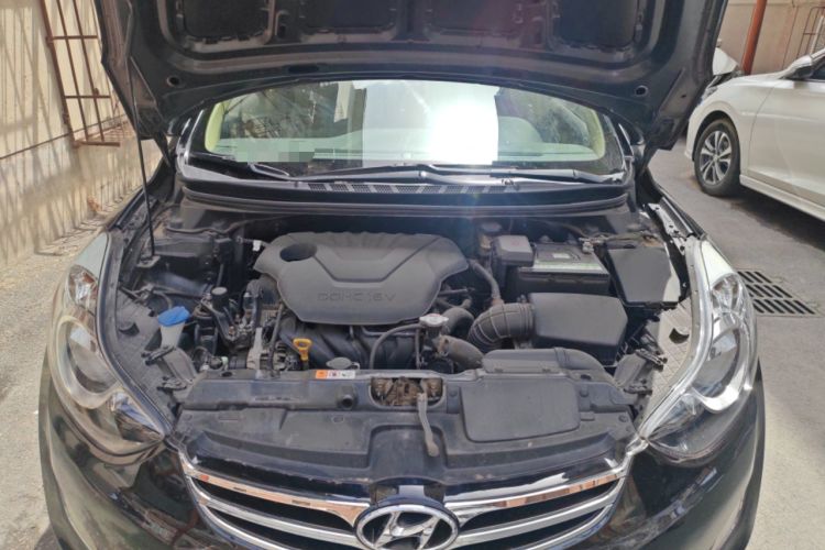 Used Hyundai Elantra (5th Generation / Langdong) 2012 1.6L Automatic Prestige Model Engine Bay