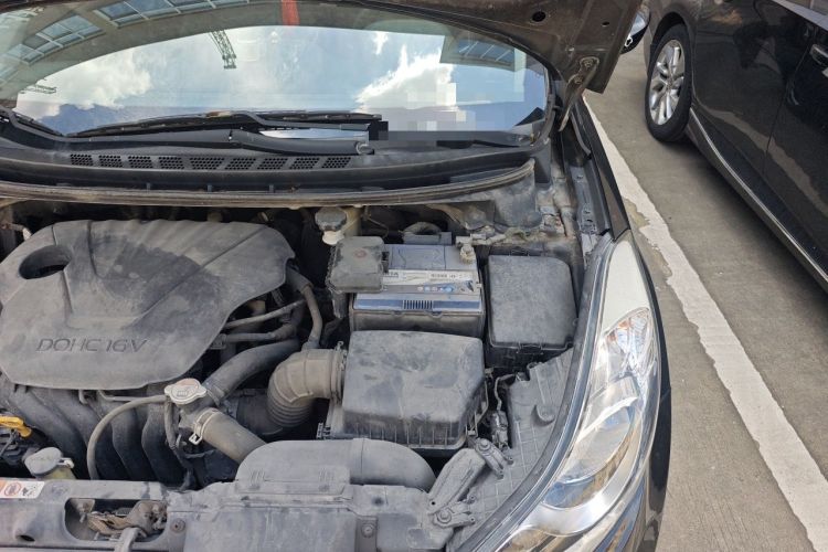 Used Hyundai Elantra (5th Generation / Langdong) 2012 1.6L Automatic Fashion Edition Engine Bay Left