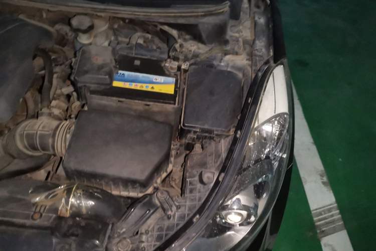 Used Hyundai Elantra (5th Generation / Langdong) 2012 1.8L Manual Luxury Version Engine Bay Left