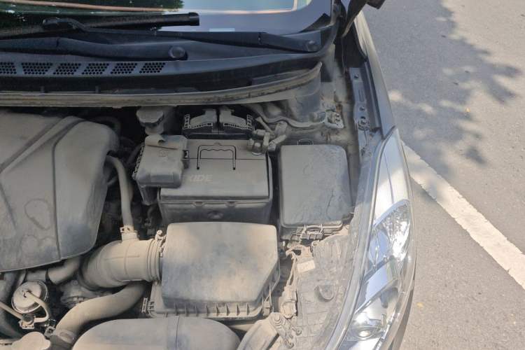 Used Hyundai Elantra (5th Generation / Langdong) 2012 1.8L Automatic Prestige Model Engine Bay Left