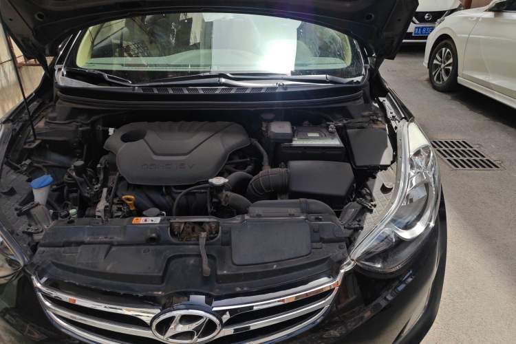 Used Hyundai Elantra (5th Generation / Langdong) 2012 1.6L Automatic Prestige Model Engine Bay Left