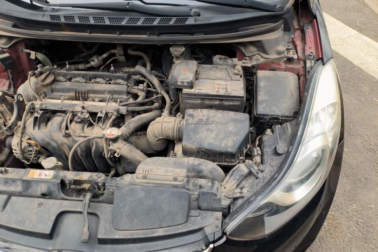 Used Hyundai Elantra (5th Generation / Langdong) 2012 1.6L Automatic Fashion Edition Engine Bay Left
