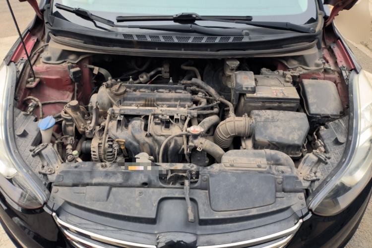Used Hyundai Elantra (5th Generation / Langdong) 2012 1.6L Automatic Fashion Edition Engine Bay