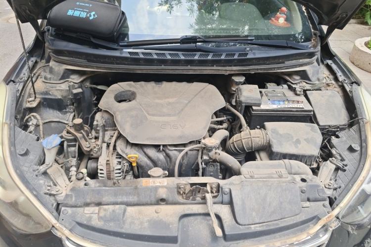 Used Hyundai Elantra (5th Generation / Langdong) 2012 1.6L Automatic Leading Model Engine Bay