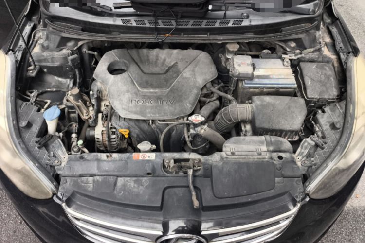 Used Hyundai Elantra (5th Generation / Langdong) 2012 1.6L Manual Leading Model Engine Bay