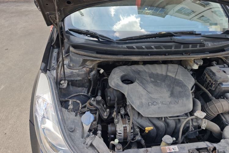 Used Hyundai Elantra (5th Generation / Langdong) 2012 1.6L Automatic Fashion Edition Engine Bay Right