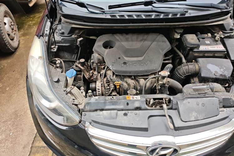 Used Hyundai Elantra (5th Generation / Langdong) 2012 1.6L Automatic Leading Model Engine Bay Right