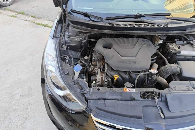 Used Hyundai Elantra (5th Generation / Langdong) 2012 1.6L Manual Leading Model Engine Bay Right