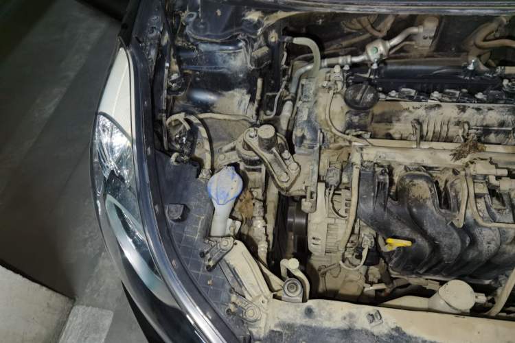 Used Hyundai Elantra (5th Generation / Langdong) 2012 1.6L Manual Leading Model Engine Bay Right