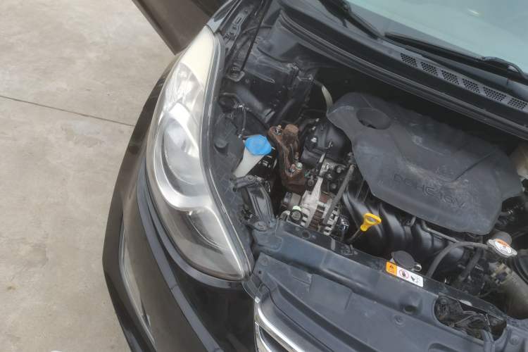 Used Hyundai Elantra (5th Generation / Langdong) 2012 1.6L Manual Leading Model Engine Bay Right