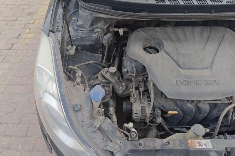Used Hyundai Elantra (5th Generation / Langdong) 2012 1.6L Automatic Fashion Edition Engine Bay Right