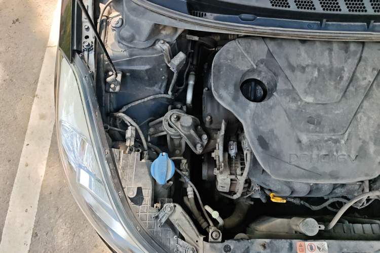 Used Hyundai Elantra (5th Generation / Langdong) 2012 1.6L Manual Leading Model Engine Bay Right