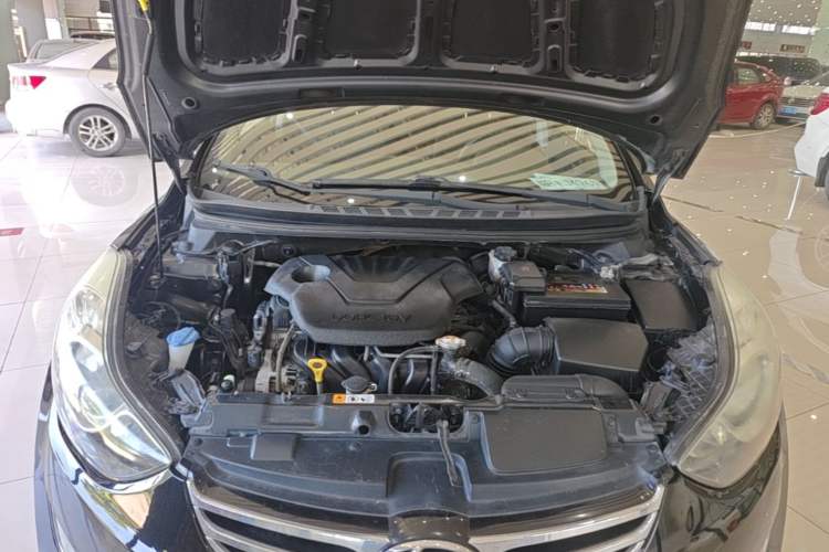 Used Hyundai Elantra (5th Generation / Langdong) 2012 1.6L Manual Leading Model Engine Bay