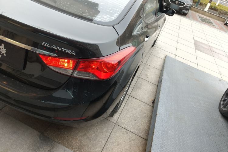 Used Hyundai Elantra (5th Generation / Langdong) 2012 1.6L Manual Leading Model Exterior 3