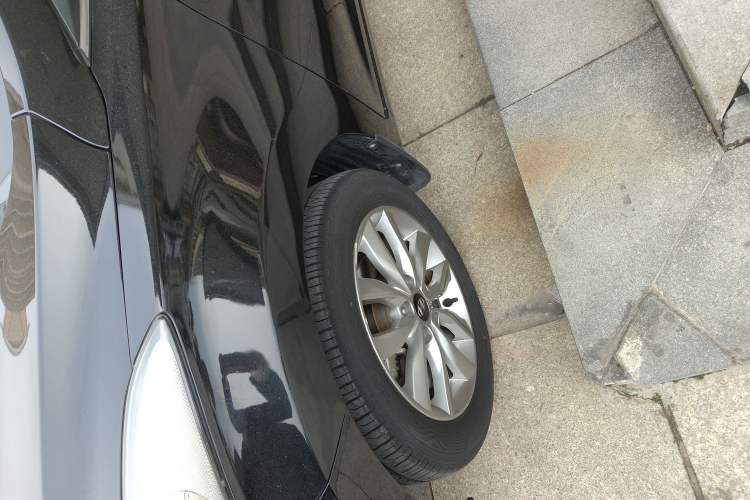 Used Hyundai Elantra (5th Generation / Langdong) 2012 1.6L Manual Leading Model Exterior 4
