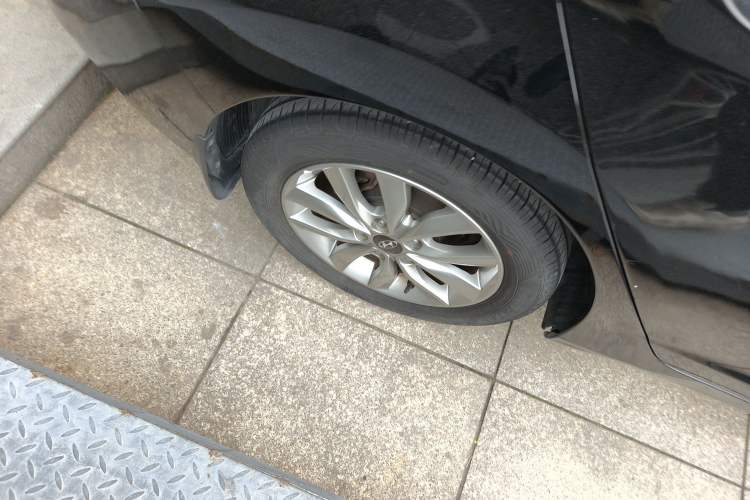 Used Hyundai Elantra (5th Generation / Langdong) 2012 1.6L Manual Leading Model Exterior 5