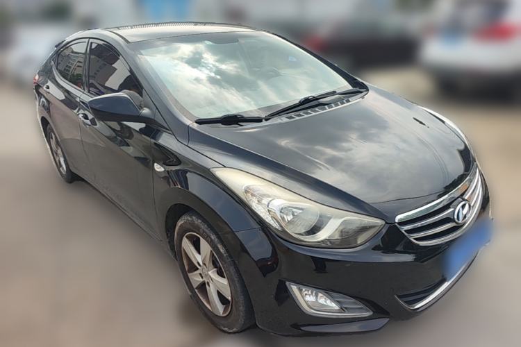 Used Hyundai Elantra (5th Generation / Langdong) 2012 1.6L Automatic Fashion Edition Front Right 45 Deg
