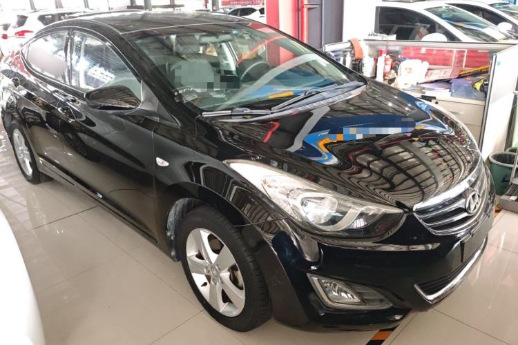 Used Hyundai Elantra (5th Generation / Langdong) 2012 1.6L Automatic Fashion Edition Front Right 45 Deg