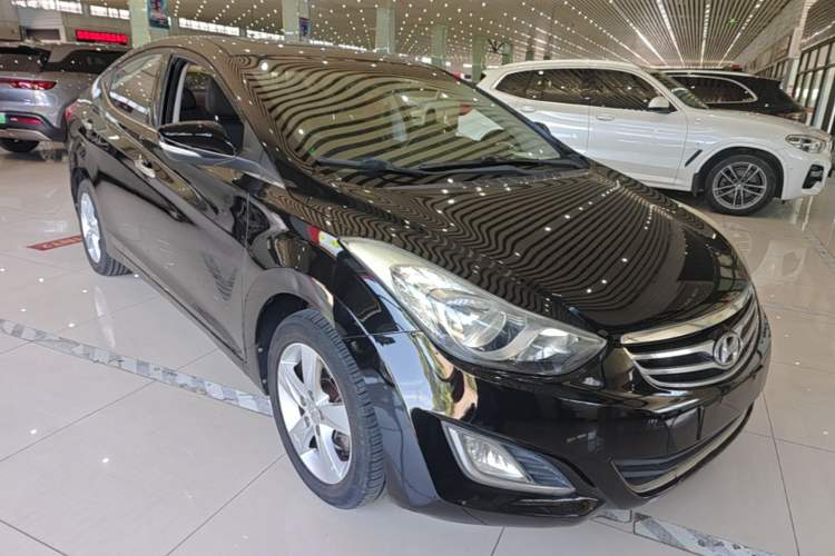 Used Hyundai Elantra (5th Generation / Langdong) 2012 1.6L Manual Leading Model Front Right 45 Deg