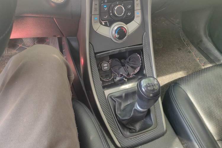 Used Hyundai Elantra (5th Generation / Langdong) 2012 1.6L Manual Leading Model Gear Lever