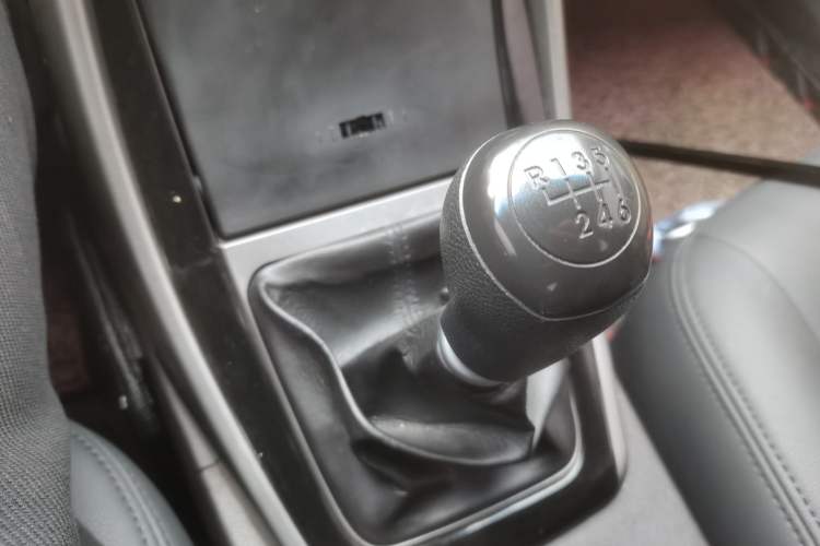 Used Hyundai Elantra (5th Generation / Langdong) 2012 1.6L Manual Leading Model Gear Lever