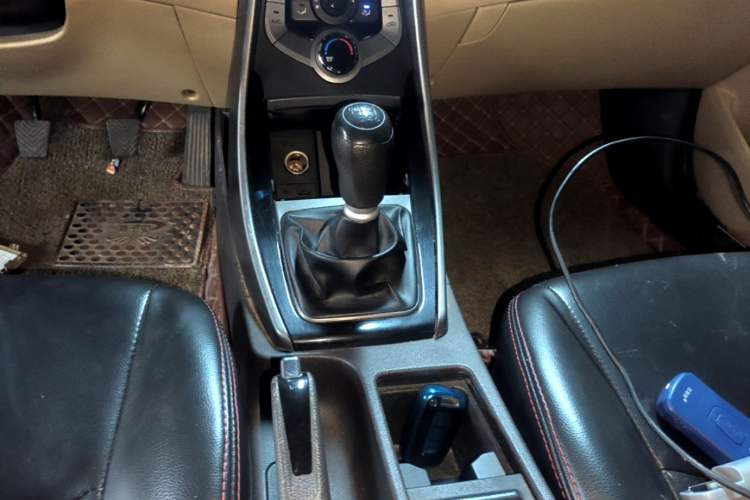 Used Hyundai Elantra (5th Generation / Langdong) 2012 1.6L Manual Leading Model Gear Lever