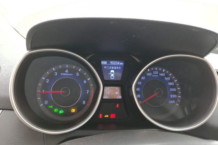 Used Hyundai Elantra (5th Generation / Langdong) 2012 1.6L Manual Leading Model Instrument Cluster