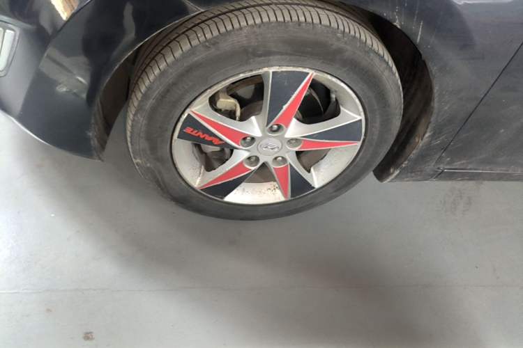 Used Hyundai Elantra (5th Generation / Langdong) 2012 1.6L Manual Leading Model Left Front Wheel Hub