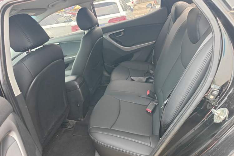 Used Hyundai Elantra (5th Generation / Langdong) 2012 1.6L Manual Fashion Edition Left Rear Seat