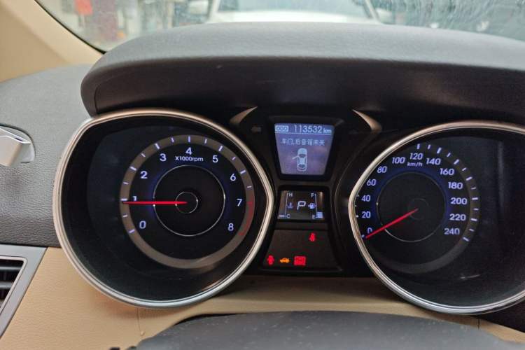 Used Hyundai Elantra (5th Generation / Langdong) 2012 1.6L Automatic Leading Model Odometer Close Up