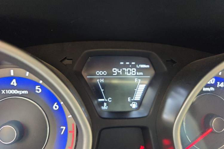 Used Hyundai Elantra (5th Generation / Langdong) 2012 1.6L Automatic Fashion Edition Odometer Close Up