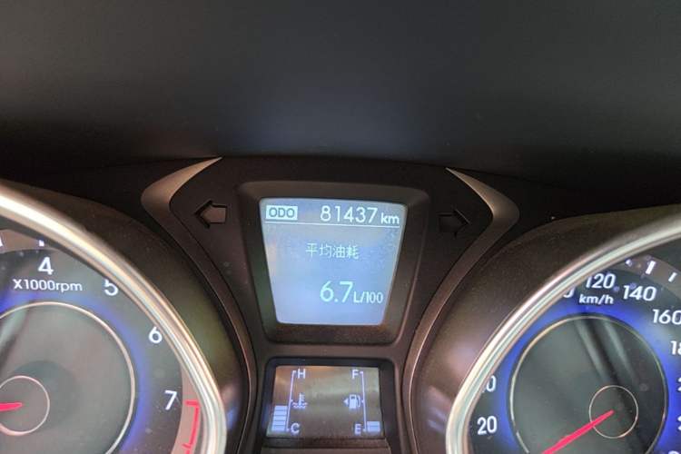 Used Hyundai Elantra (5th Generation / Langdong) 2012 1.6L Manual Leading Model Odometer Close Up