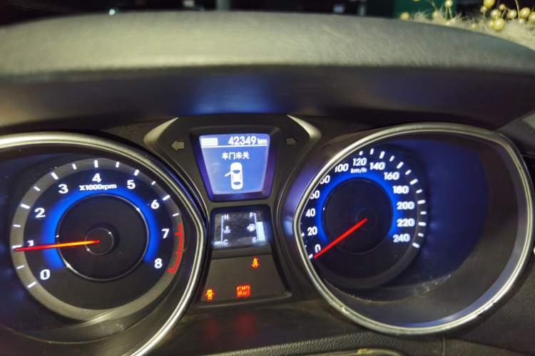 Used Hyundai Elantra (5th Generation / Langdong) 2012 1.6L Manual Leading Model Odometer Close Up