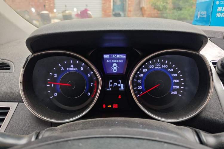 Used Hyundai Elantra (5th Generation / Langdong) 2012 1.6L Automatic Leading Model Odometer Close Up