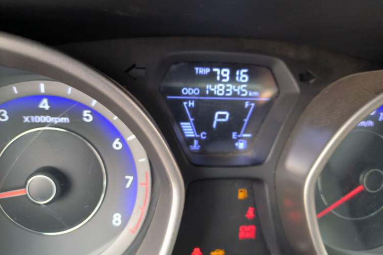 Used Hyundai Elantra (5th Generation / Langdong) 2012 1.6L Automatic Fashion Edition Odometer Close Up